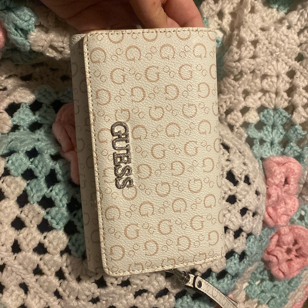 White guess wallet